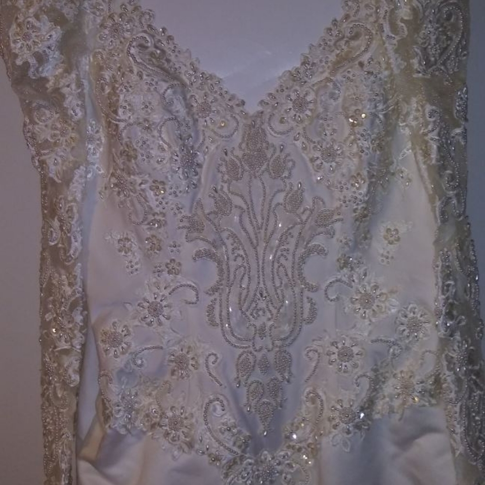 Oleg Cassini Ivory Wedding gown size 12